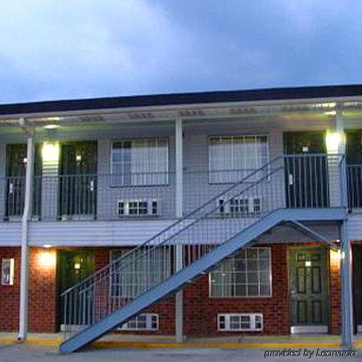 Colonial Inn Хамънд Екстериор снимка
