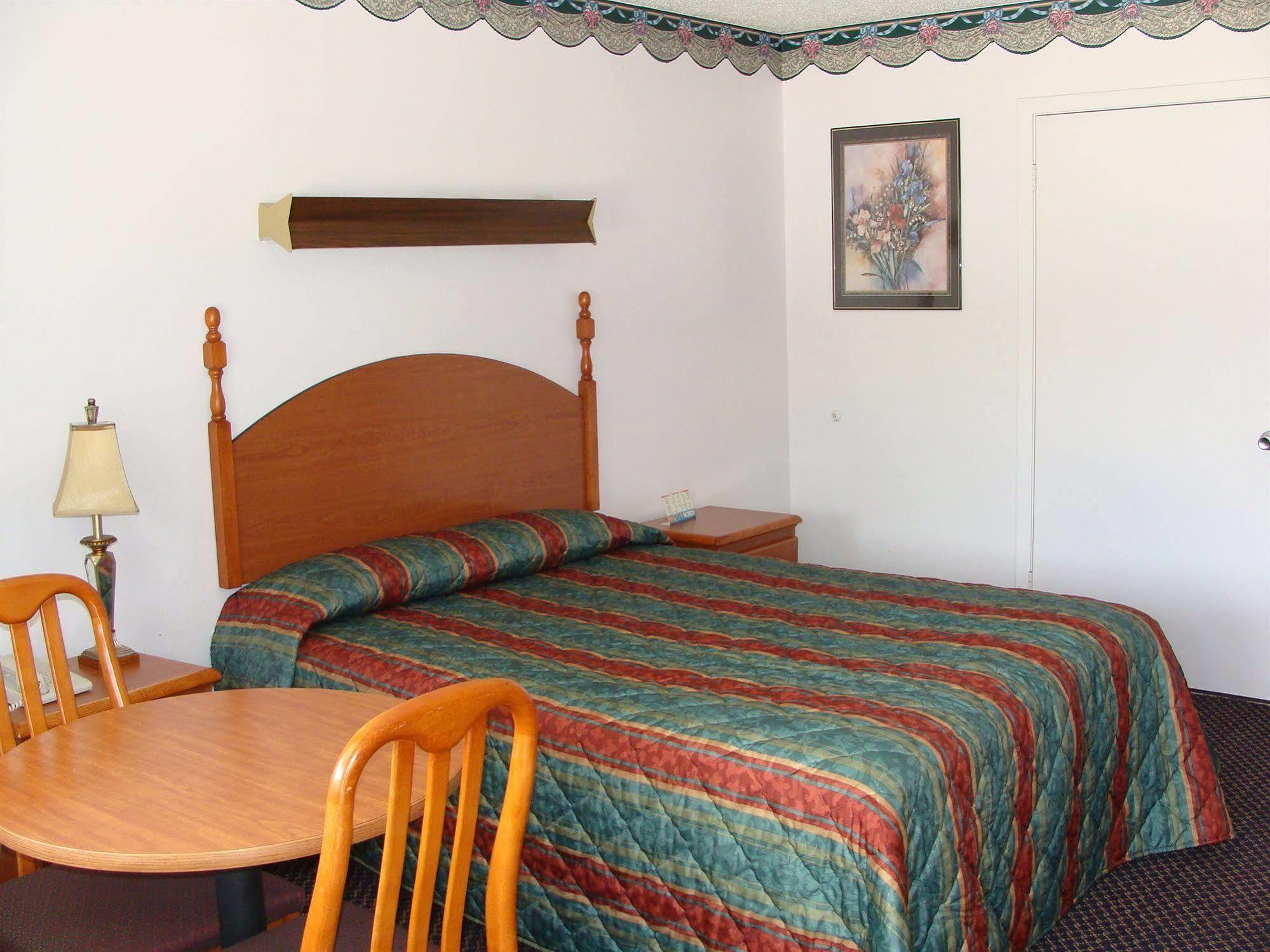 Colonial Inn Хамънд Екстериор снимка